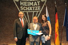 Heimatminister Albert Füracker und Kunstministerin Prof. Dr. med. Marion Kiechle prämieren 100 Heimatschätze